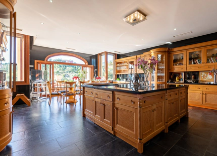 IMPRESSIVE MANSION FOR SALE IN LA ZAGALETA