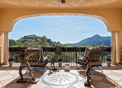 IMPRESSIVE MANSION FOR SALE IN LA ZAGALETA