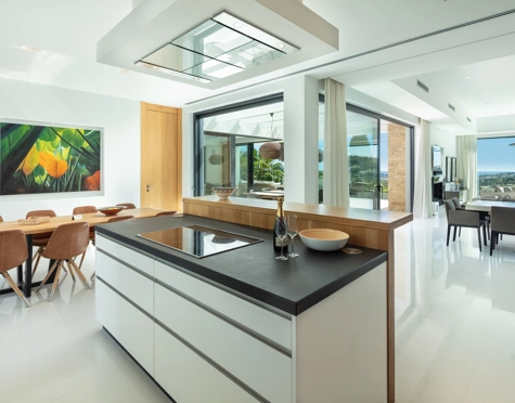 Villa en venta en Nueva Andalucia, Marbella