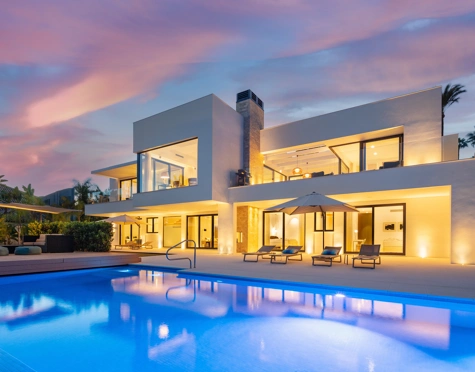 Villa en venta en Nueva Andalucia, Marbella