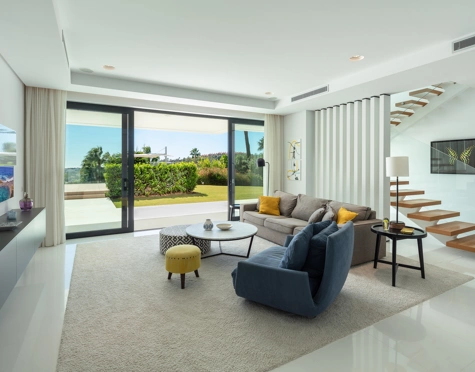 Villa en venta en Nueva Andalucia, Marbella