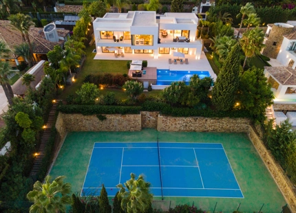 VILLA CONTEMPORÁNEA EN VENTA EN NUEVA ANDALUCIA