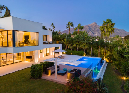 VILLA CONTEMPORÁNEA EN VENTA EN NUEVA ANDALUCIA