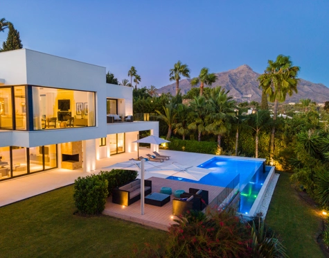VILLA CONTEMPORÁNEA EN VENTA EN NUEVA ANDALUCIA