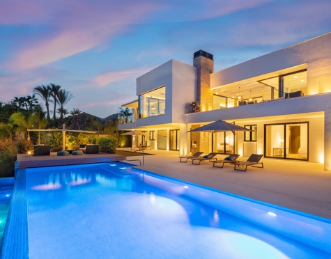 Villa en venta en Nueva Andalucia, Marbella
