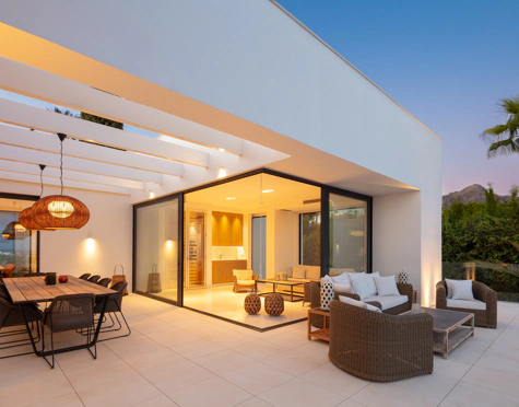 Villa en venta en Nueva Andalucia, Marbella