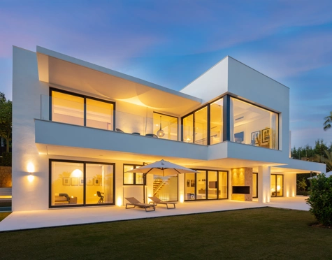 Villa en venta en Nueva Andalucia, Marbella