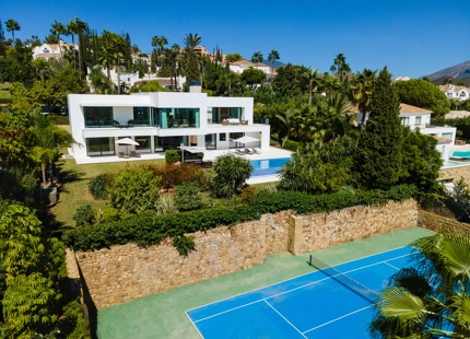 VILLA CONTEMPORÁNEA EN VENTA EN NUEVA ANDALUCIA