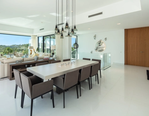 Villa en venta en Nueva Andalucia, Marbella
