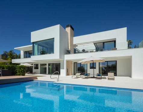 Villa en venta en Nueva Andalucia, Marbella