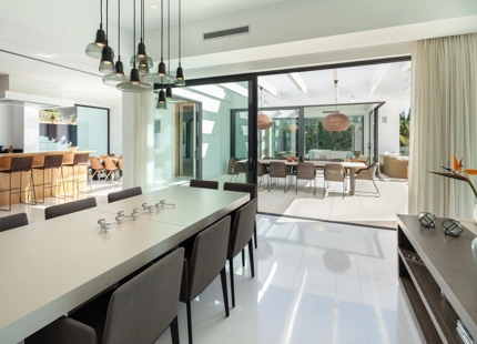 VILLA CONTEMPORÁNEA EN VENTA EN NUEVA ANDALUCIA