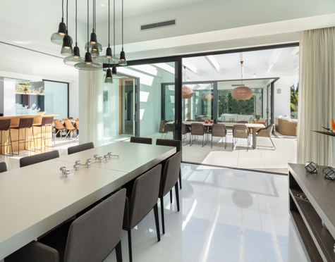 Villa en venta en Nueva Andalucia, Marbella