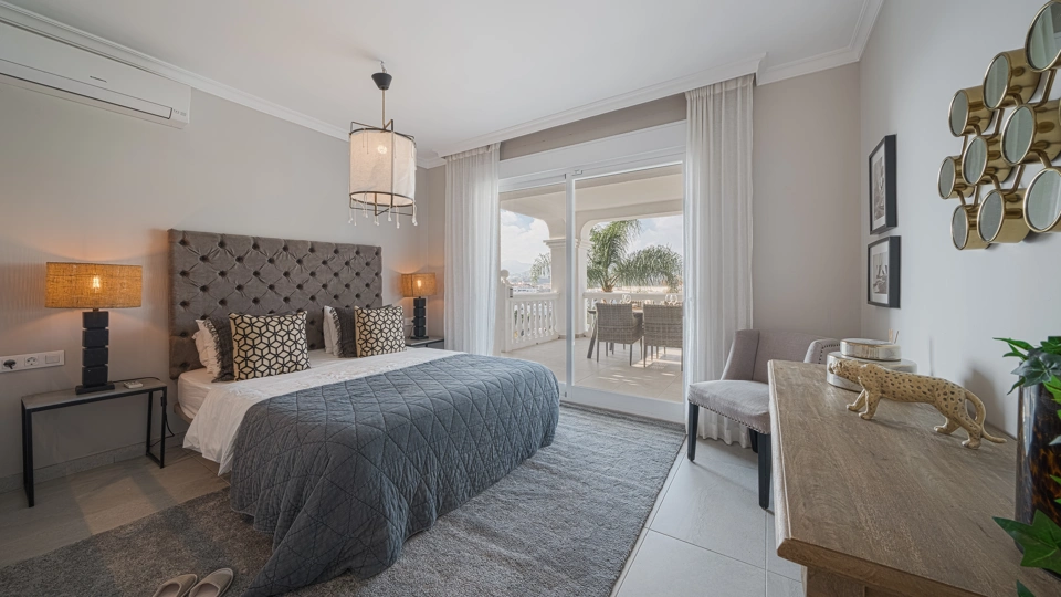 Villa en venta en Nueva Andalucia, Marbella
