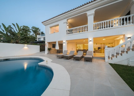 CHALET MODERNO EN VENTA EN NUEVA ANDALUCIA