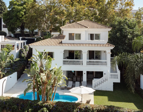 CHALET MODERNO EN VENTA EN NUEVA ANDALUCIA