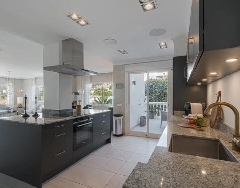 Villa for sale in Nueva Andalucia, Marbella
