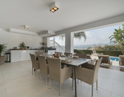 Villa for sale in Nueva Andalucia, Marbella