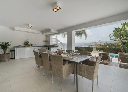 CHALET MODERNO EN VENTA EN NUEVA ANDALUCIA