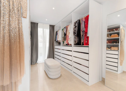 APARTAMENTO DE ALTA GAMA UBICADO EN HERMOSA COMUNIDAD CERRADA