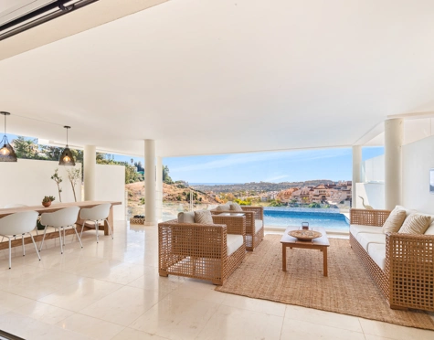 Apartment for sale in Nueva Andalucia, Marbella