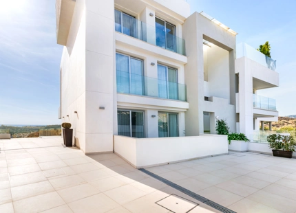 APARTAMENTO DE ALTA GAMA UBICADO EN HERMOSA COMUNIDAD CERRADA