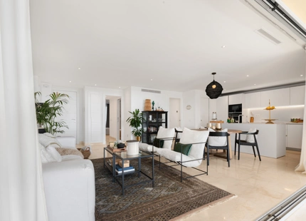 APARTAMENTO DE ALTA GAMA UBICADO EN HERMOSA COMUNIDAD CERRADA