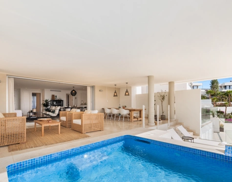 Apartment for sale in Nueva Andalucia, Marbella