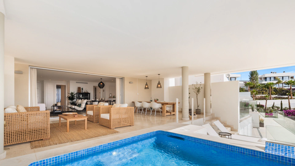Apartamento en venta en Nueva Andalucia, Marbella