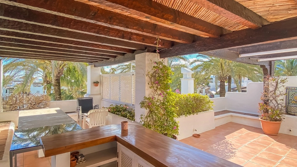 Ático en venta en Alcazaba Beach, Estepona Este
