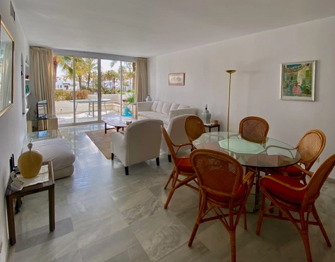 Penthouse for sale in Alcazaba Beach, Estepona East
