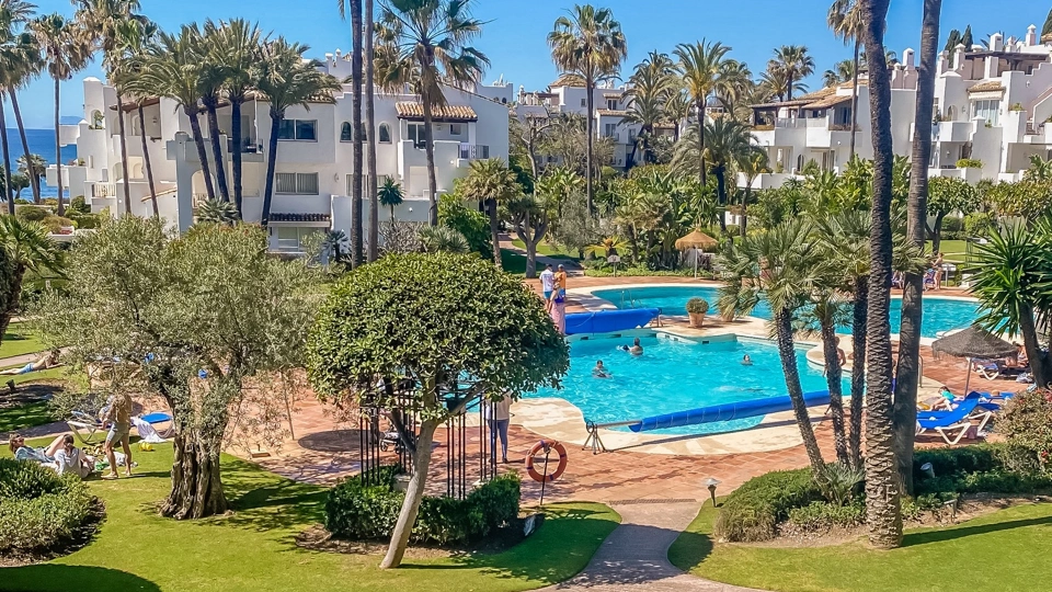 Ático en venta en Alcazaba Beach, Estepona Este
