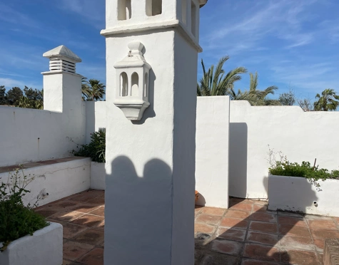 Penthouse for sale in Alcazaba Beach, Estepona East