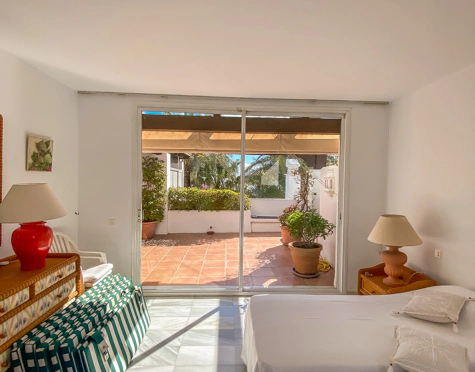 Penthouse for sale in Alcazaba Beach, Estepona East