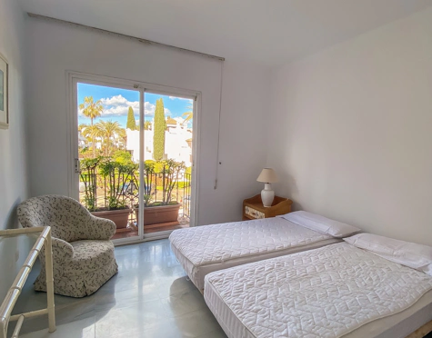 Penthouse for sale in Alcazaba Beach, Estepona East