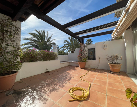 Penthouse for sale in Alcazaba Beach, Estepona East