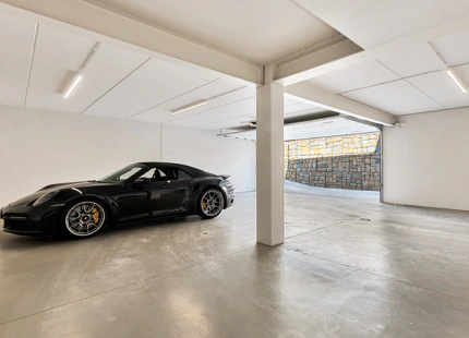 VENTA DE VILLA MODERNA EN PRIMERA LINEA DE GOLF EN NUEVA ANDALUCIA
