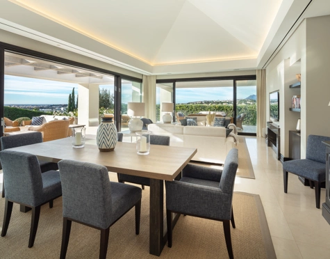 Villa en venta en Nueva Andalucia, Marbella
