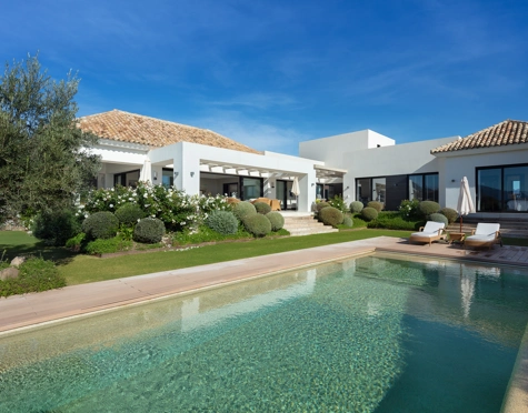 Villa en venta en Nueva Andalucia, Marbella