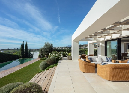 MEDITERRANEAN-STYLE VILLA FOR SALE IN NUEVA ANDALUCIA 