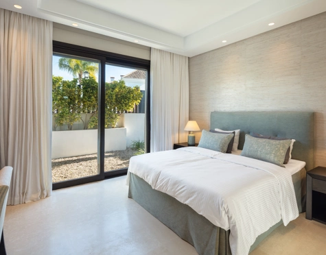 Villa en venta en Nueva Andalucia, Marbella