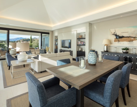 Villa en venta en Nueva Andalucia, Marbella