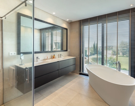 Villa en venta en Nueva Andalucia, Marbella