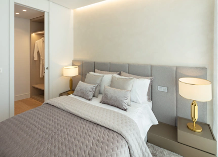 Impresionante villa de 5 dormitorios y piscina climatizada ubicada en el corazón del Valle del Golf de Nueva Andalucía