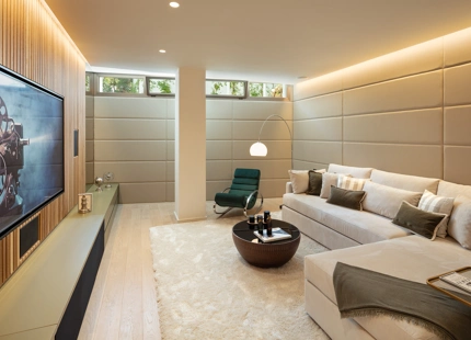 Impresionante villa de 5 dormitorios y piscina climatizada ubicada en el corazón del Valle del Golf de Nueva Andalucía