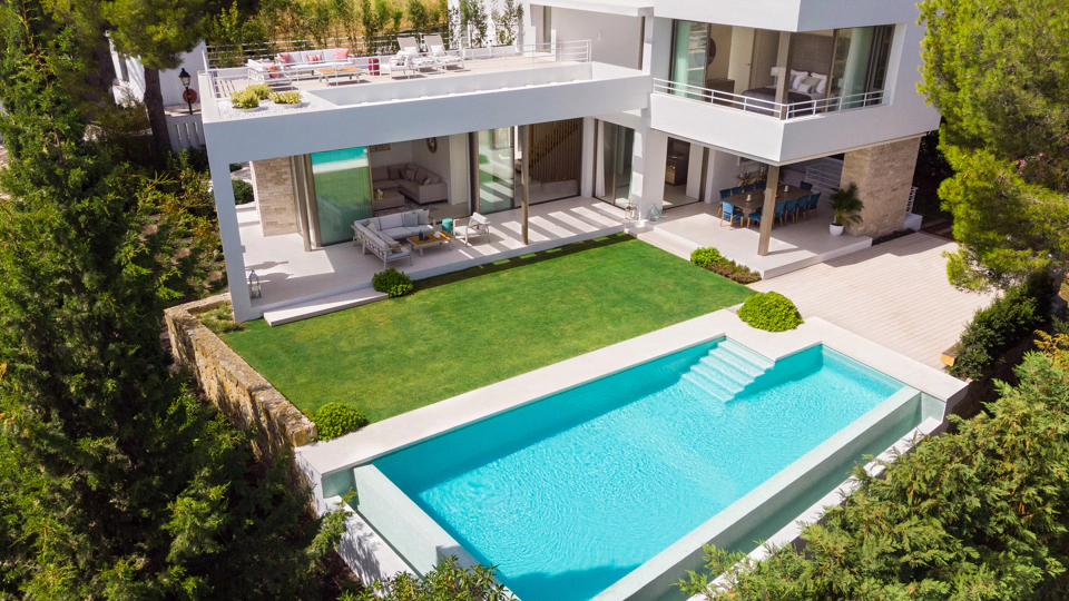 Villa en alquiler a corta temporada en Aloha, Nueva Andalucia