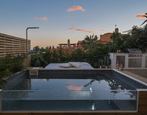 Apartamento en venta en La Cerquilla, Nueva Andalucia