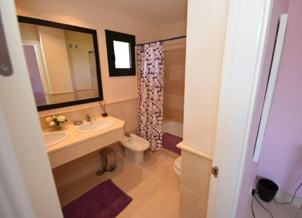 APARTAMENTO EN PRIMERA LINEA DE GOLF EN VENTA EN BENAHAVIS