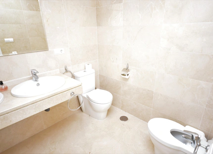 APARTAMENTO EN PRIMERA LINEA DE GOLF EN VENTA EN BENAHAVIS