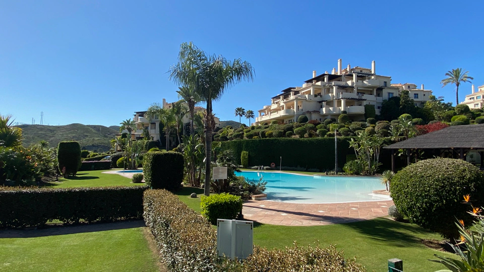 Apartamento en venta en Los Capanes del Golf, Benahavis