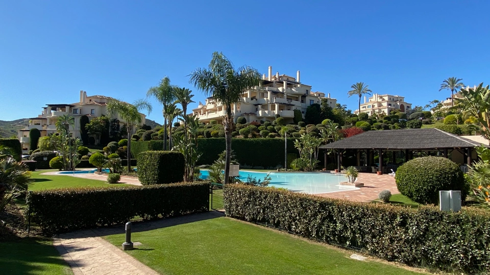Apartamento en venta en Los Capanes del Golf, Benahavis